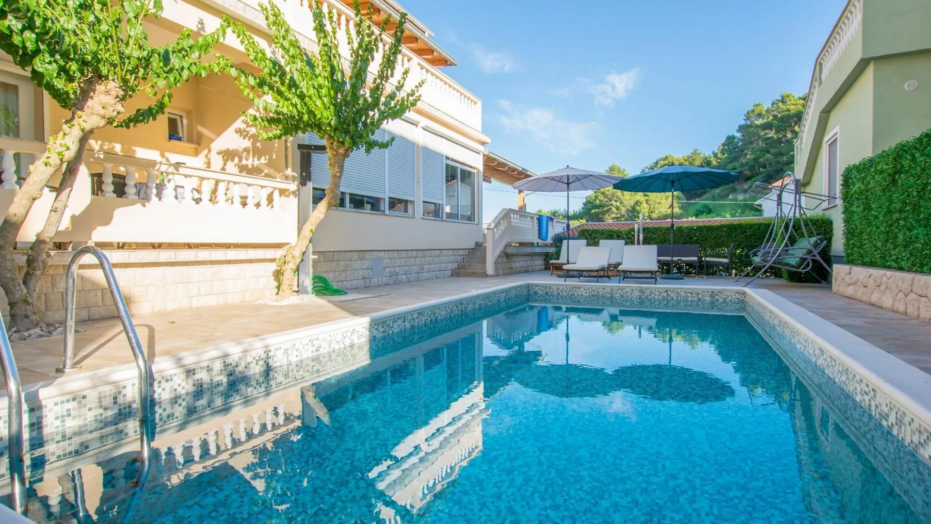 Apartments Olga Rab Town