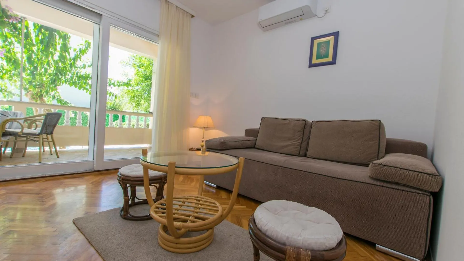 Apartments Olga Rab Town 0*,